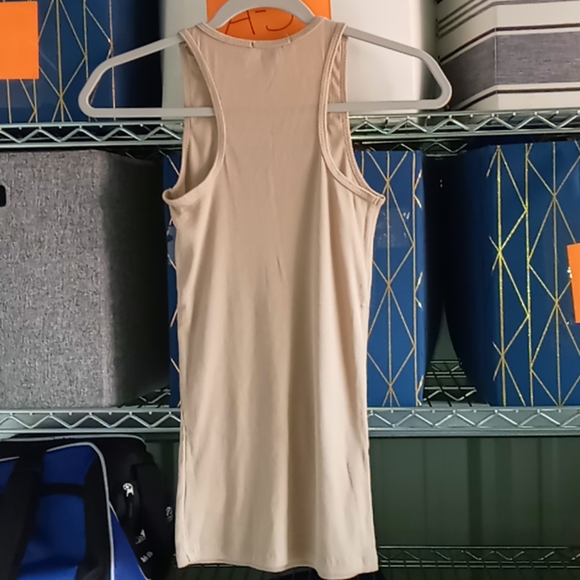 Women's tank size medium - Picture 2 of 2